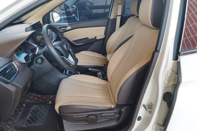 Used Baojun 310W 2017 1.5L Manual Fashion Model China V Left Front Seat