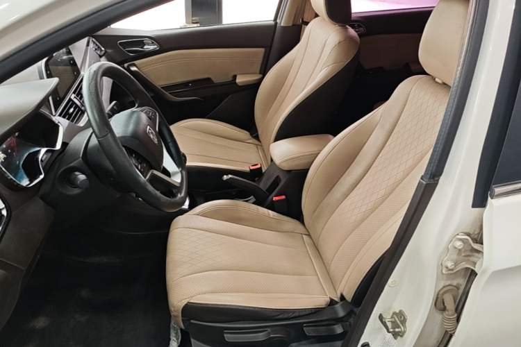 Used Baojun 310W 2017 1.5L Manual Fashion Model China V Left Front Seat