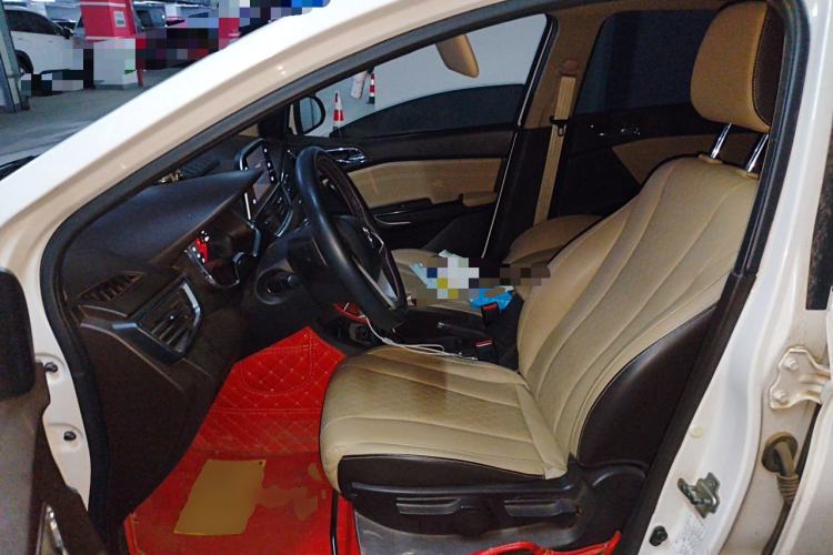 Used Baojun 310W 2017 1.5L Manual Fashion Model China V Left Front Seat