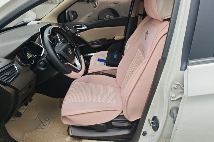 Used Baojun 310W 2017 1.5L Manual Fashion Model China V Left Front Seat