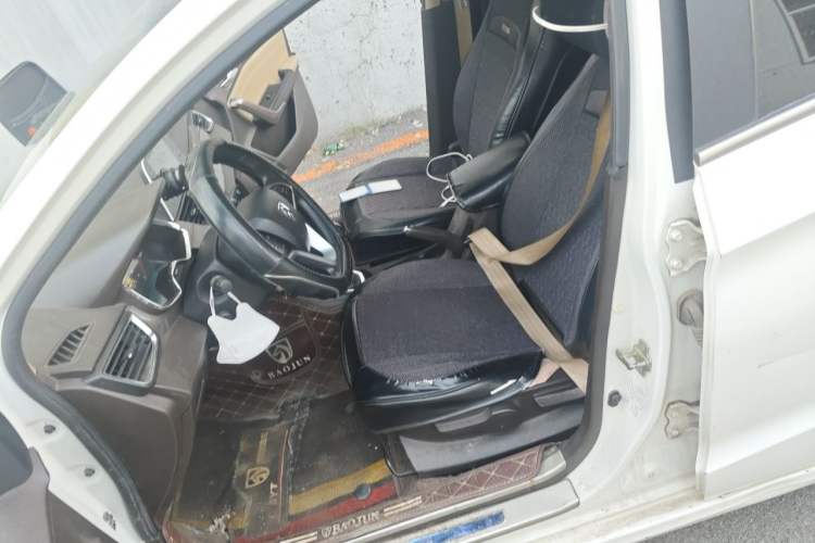 Used Baojun 310W 2017 1.5L Manual Fashion Edition China VI Left Front Seat
