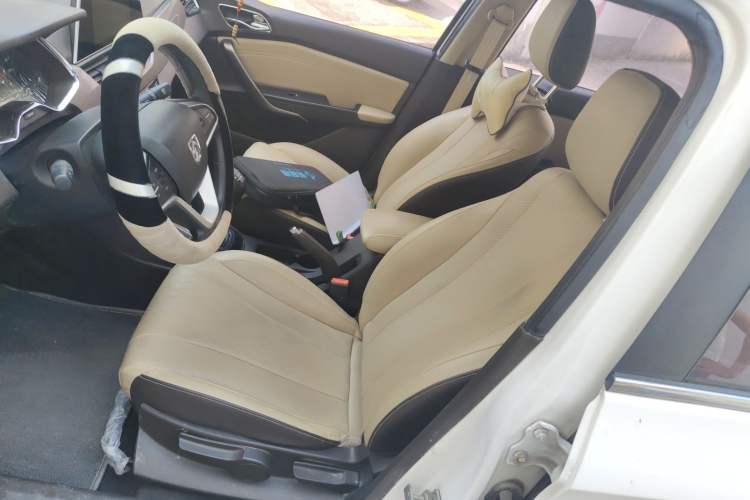 Used Baojun 310W 2017 1.5L Manual Fashion Model China V Left Front Seat