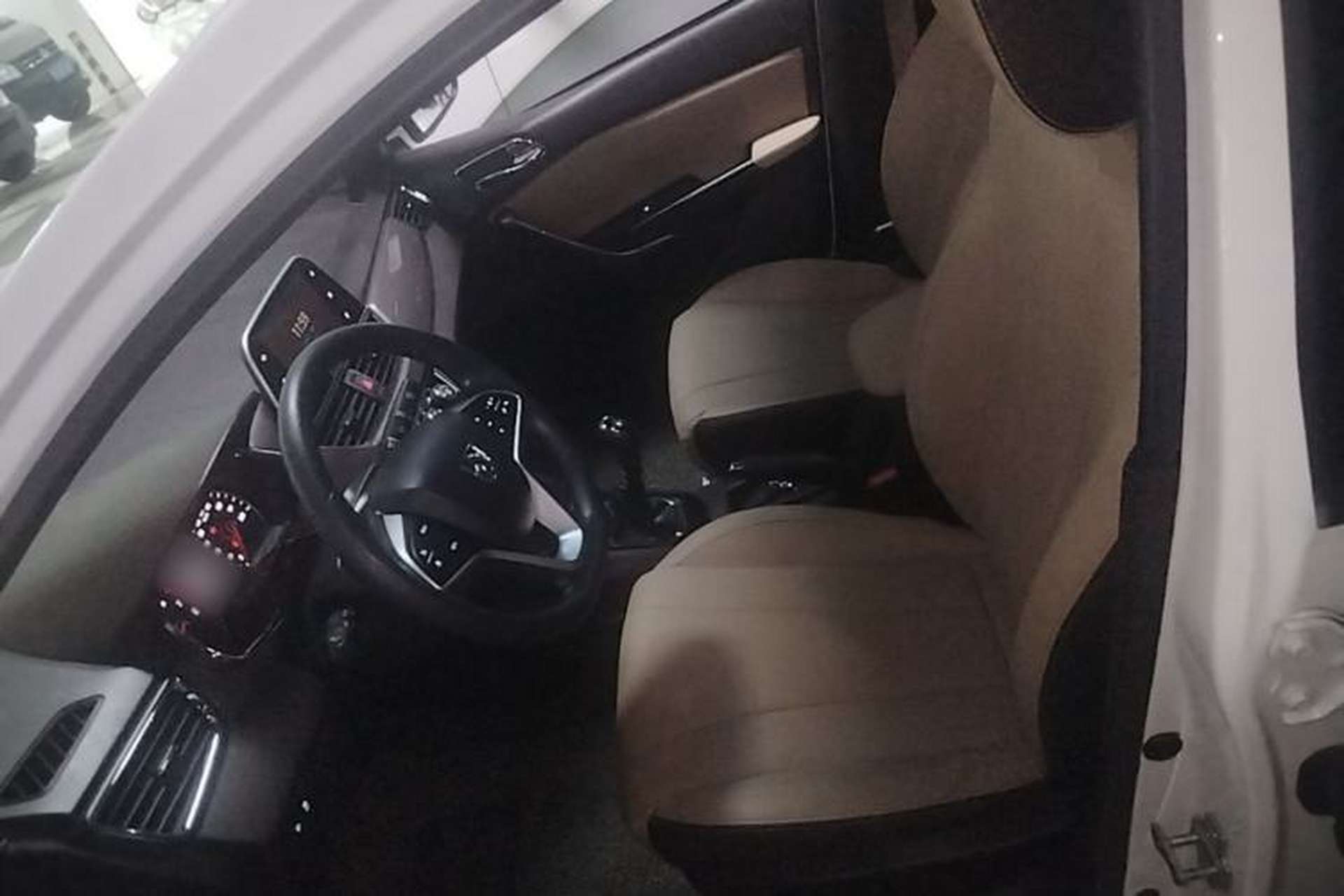 Used Baojun 310W 2017 1.5L Manual Luxury Edition China V Left Front Seat