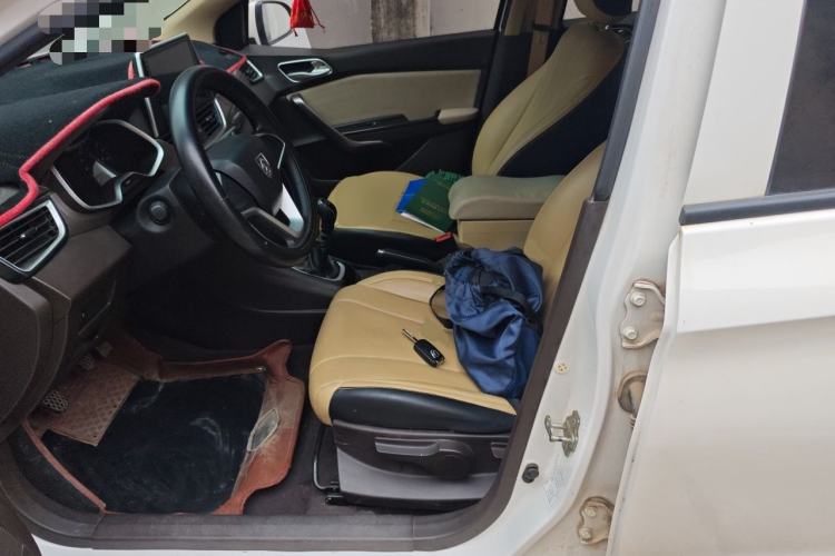 Used Baojun 310W 2017 1.5L Manual Comfort Version China V Left Front Seat