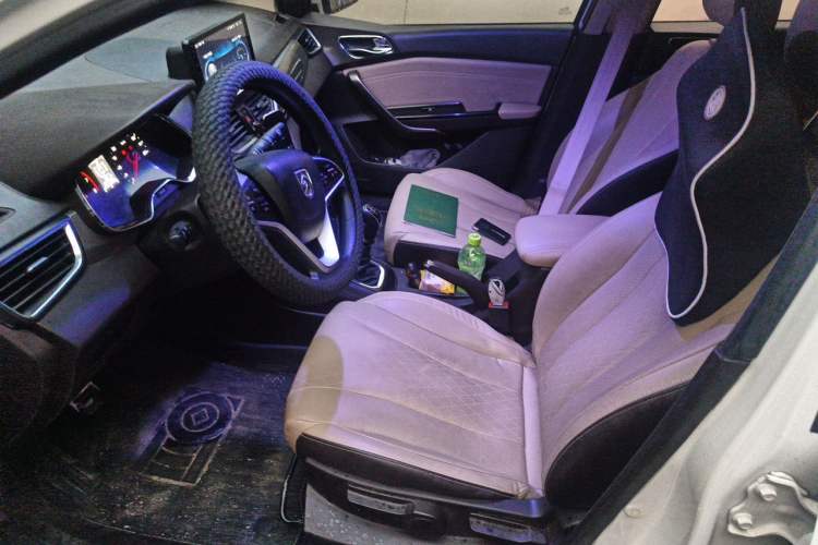 Used Baojun 310W 2017 1.5L Manual Fashion Model China V Left Front Seat