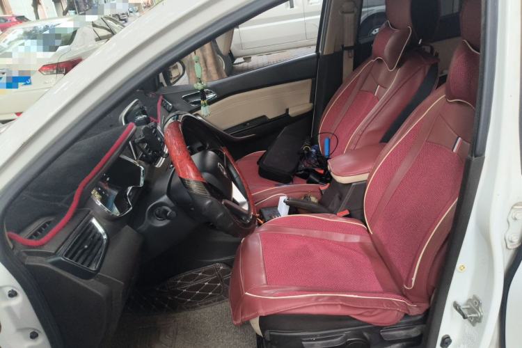 Used Baojun 310W 2017 1.5L Manual Fashion Model China V Left Front Seat