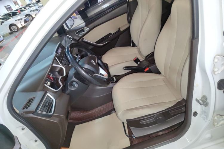 Used Baojun 310W 2017 1.5L Manual Comfort Version China V Left Front Seat