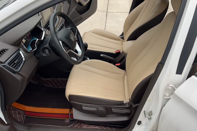 Used Baojun 310W 2017 1.5L Manual Fashion Model China V Left Front Seat