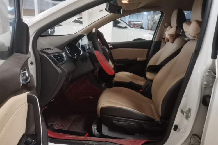 Used Baojun 310W 2017 1.5L Manual Fashion Edition China VI Left Front Seat