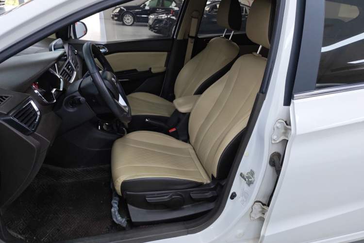 Used Baojun 310W 2017 1.5L Manual Fashion Edition China VI Left Front Seat