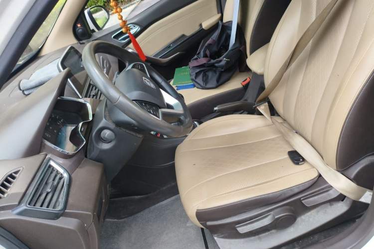 Used Baojun 310W 2017 1.5L Manual Fashion Model China V Left Front Seat