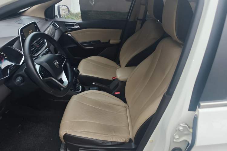 Used Baojun 310W 2017 1.5L Manual Fashion Model China V Left Front Seat