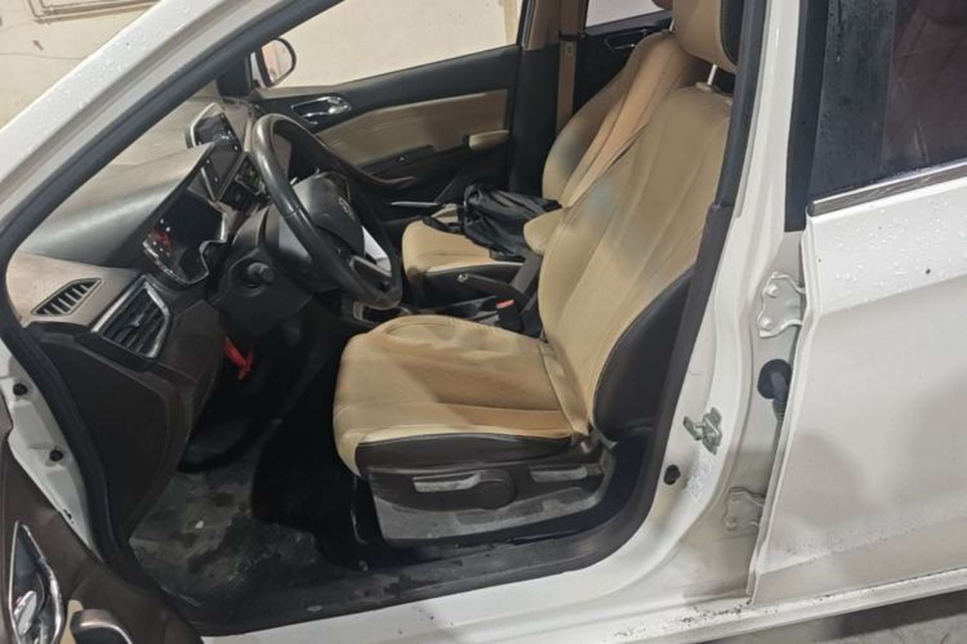 Used Baojun 310W 2017 1.5L Manual Fashion Model China V Left Front Seat