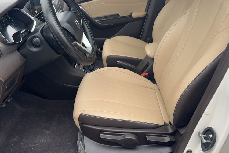 Used Baojun 310W 2017 1.5L Manual Fashion Model China V Left Front Seat