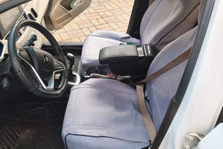 Used Baojun 310W 2017 1.5L Manual Comfort Version China V Left Front Seat