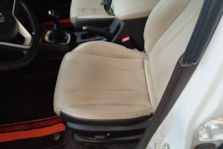 Used Baojun 310W 2017 1.5L Manual Luxury Edition China V Left Front Seat