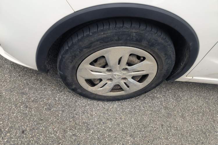 Used Baojun 310W 2017 1.5L Manual Comfort Version China VI Emission Standard Left Front Wheel Hub