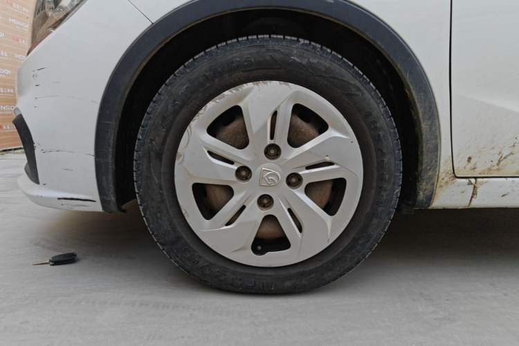 Used Baojun 310W 2017 1.5L Manual Comfort Version China V Left Front Wheel Hub