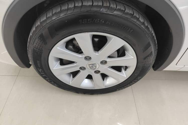 Used Baojun 310W 2017 1.5L Manual Comfort Version China VI Emission Standard Left Front Wheel Hub