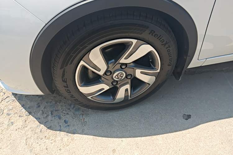 Used Baojun 310W 2017 1.5L Manual Luxury Edition China V Left Front Wheel Hub
