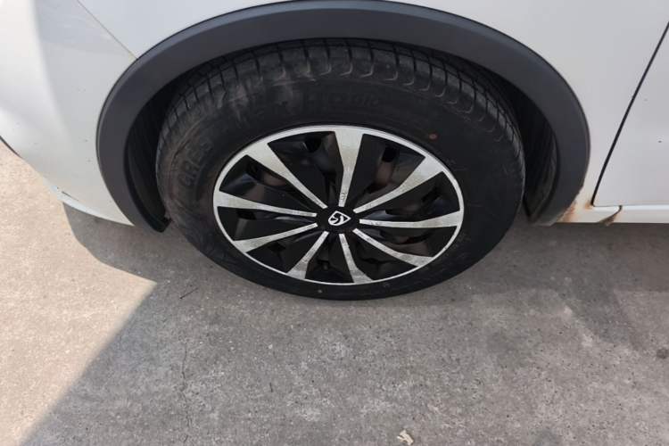 Used Baojun 310W 2017 1.5L Manual Comfort Version China V Left Front Wheel Hub