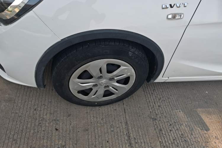 Used Baojun 310W 2017 1.5L Manual Comfort Version China V Left Front Wheel Hub