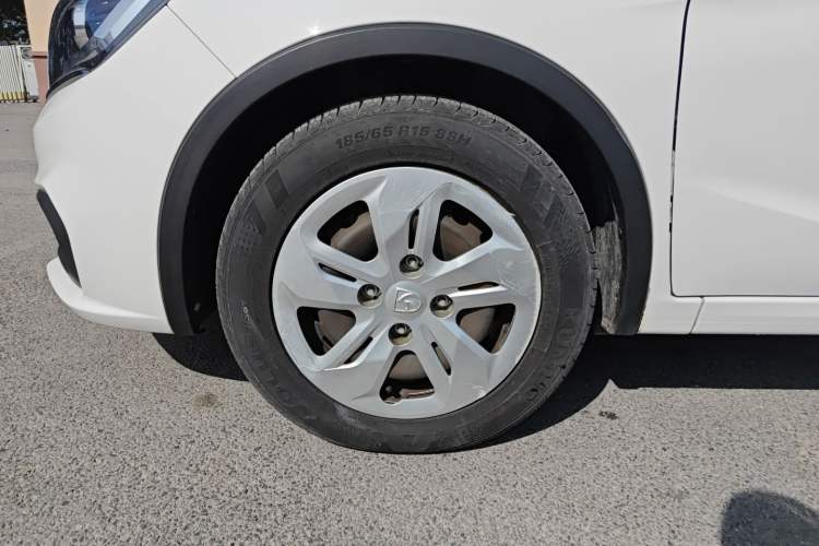 Used Baojun 310W 2017 1.5L Manual Comfort Version China V Left Front Wheel Hub