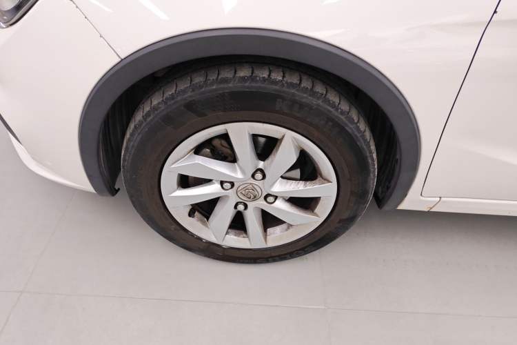 Used Baojun 310W 2017 1.5L Manual Fashion Edition China VI Left Front Wheel Hub