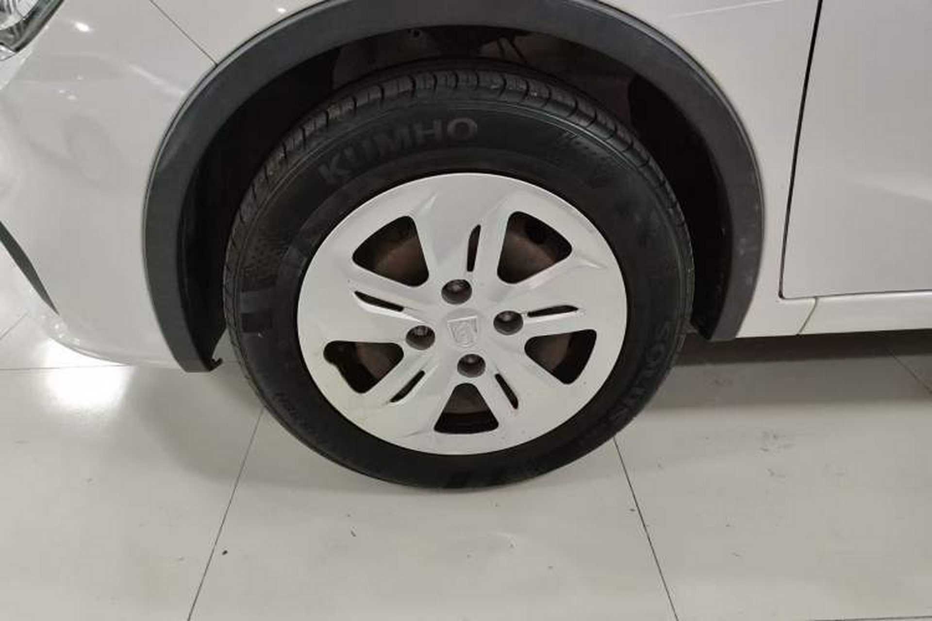 Used Baojun 310W 2017 1.5L Manual Comfort Version China VI Emission Standard Left Front Wheel Hub