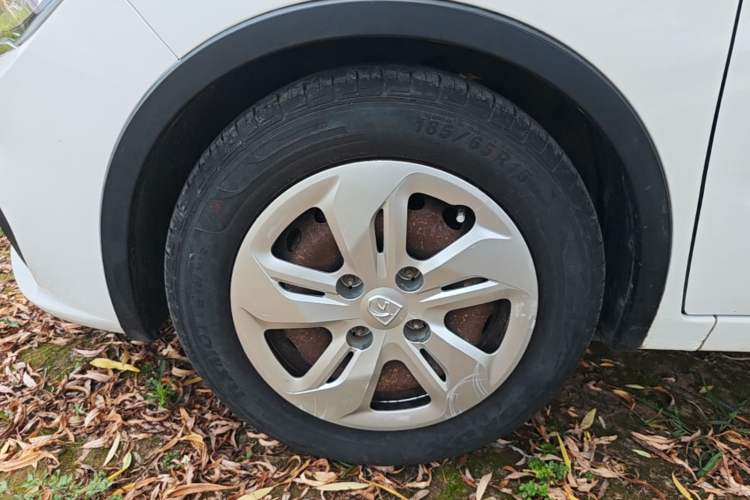 Used Baojun 310W 2017 1.5L Manual Comfort Version China V Left Front Wheel Hub