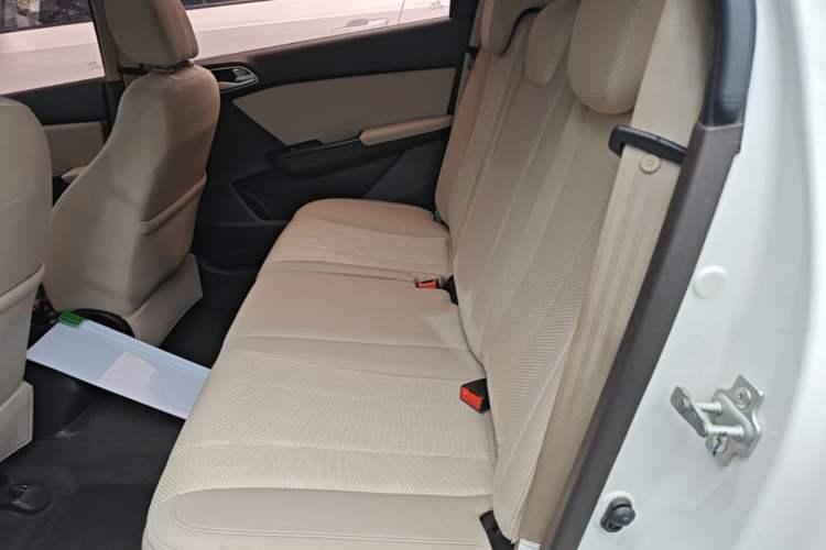 Used Baojun 310W 2017 1.5L Manual Comfort Version China V Left Rear Seat