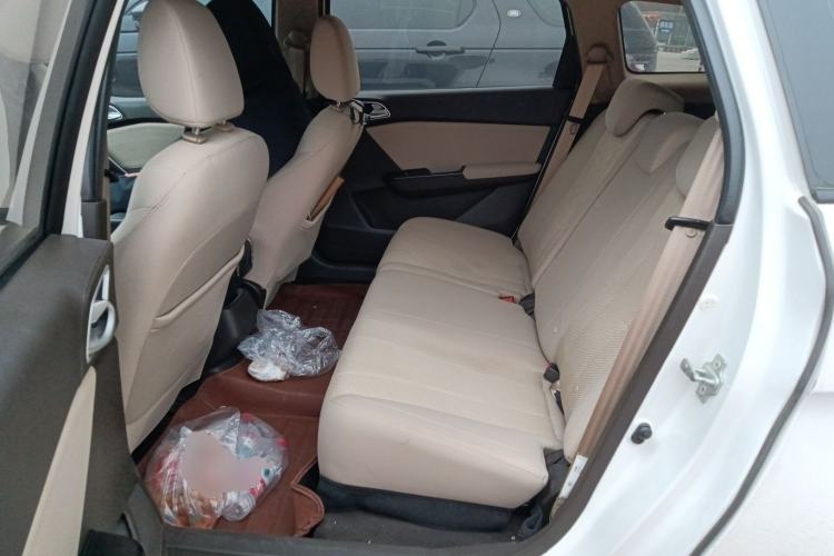 Used Baojun 310W 2017 1.5L Manual Comfort Version China VI Emission Standard Left Rear Seat