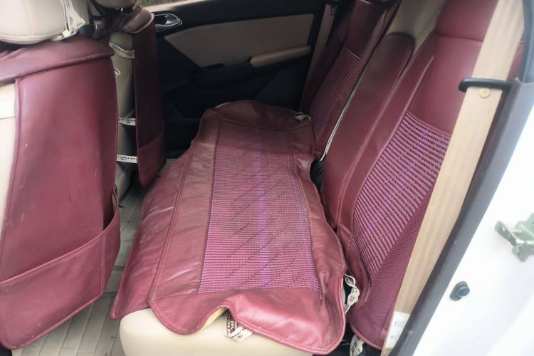 Used Baojun 310W 2017 1.5L Manual Comfort Version China VI Emission Standard Left Rear Seat