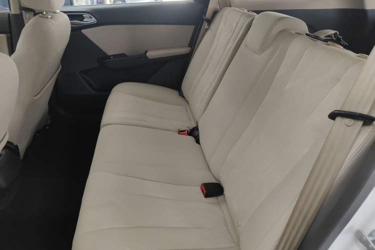 Used Baojun 310W 2017 1.5L Manual Comfort Version China VI Emission Standard Left Rear Seat