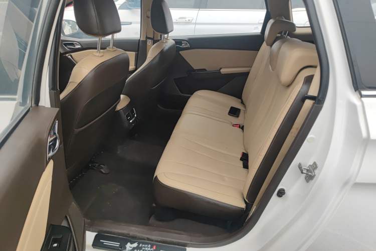 Used Baojun 310W 2017 1.5L Manual Fashion Model China V Left Rear Seat