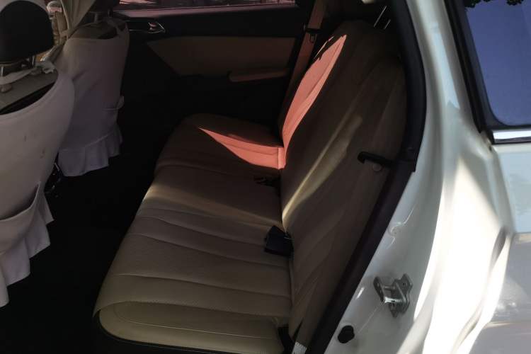 Used Baojun 310W 2017 1.5L Manual Fashion Model China V Left Rear Seat