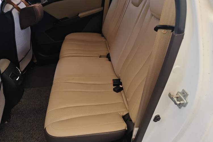 Used Baojun 310W 2017 1.5L Manual Fashion Edition China VI Left Rear Seat