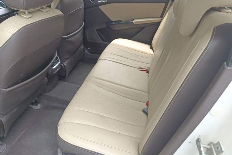 Used Baojun 310W 2017 1.5L Manual Fashion Model China V Left Rear Seat