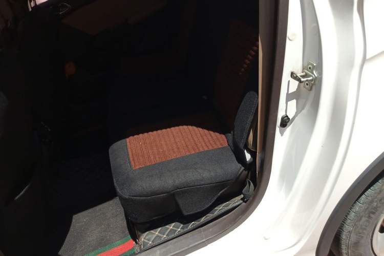 Used Baojun 310W 2017 1.5L Manual Fashion Model China V Left Rear Seat