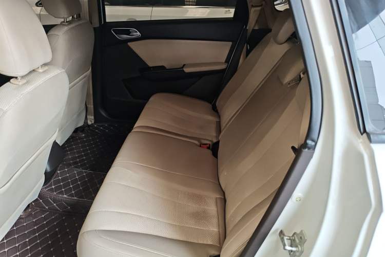 Used Baojun 310W 2017 1.5L Manual Comfort Version China V Left Rear Seat