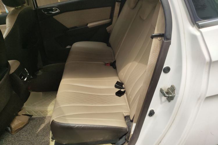 Used Baojun 310W 2017 1.5L Manual Luxury Version China VI Left Rear Seat