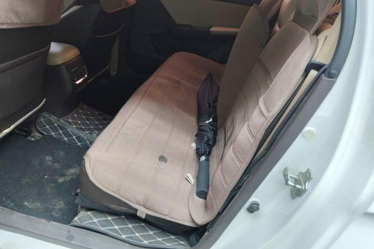 Used Baojun 310W 2017 1.5L Manual Fashion Model China V Left Rear Seat