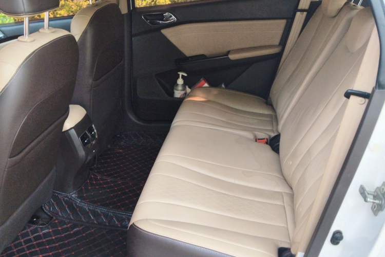 Used Baojun 310W 2017 1.5L Manual Fashion Model China V Left Rear Seat