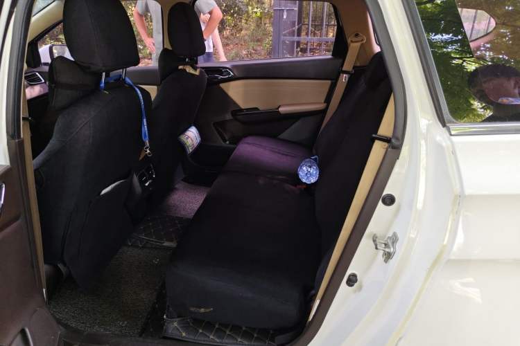 Used Baojun 310W 2017 1.5L Manual Luxury Edition China V Left Rear Seat