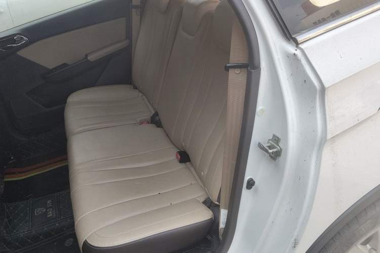 Used Baojun 310W 2017 1.5L Manual Fashion Model China V Left Rear Seat