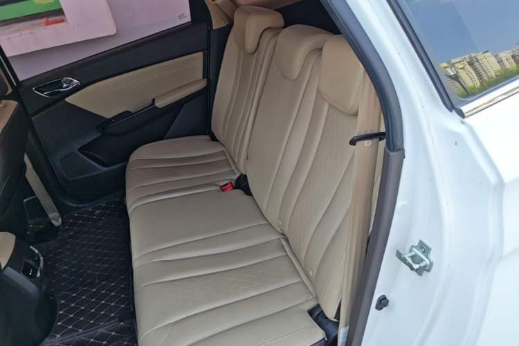 Used Baojun 310W 2017 1.5L Manual Fashion Model China V Left Rear Seat
