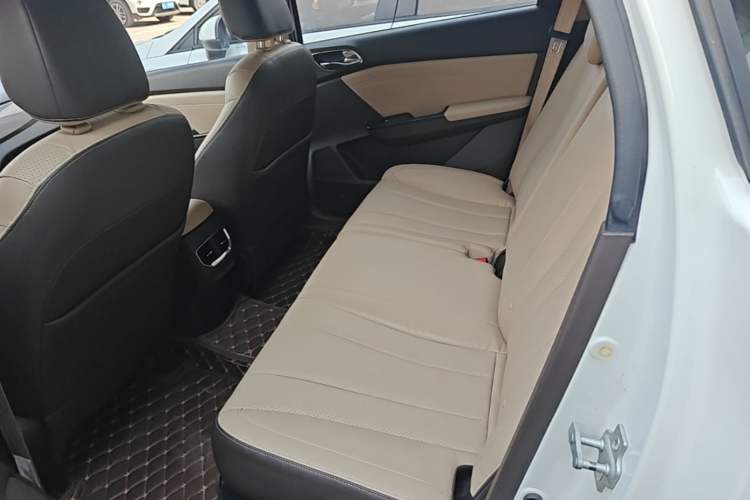 Used Baojun 310W 2017 1.5L Manual Fashion Model China V Left Rear Seat