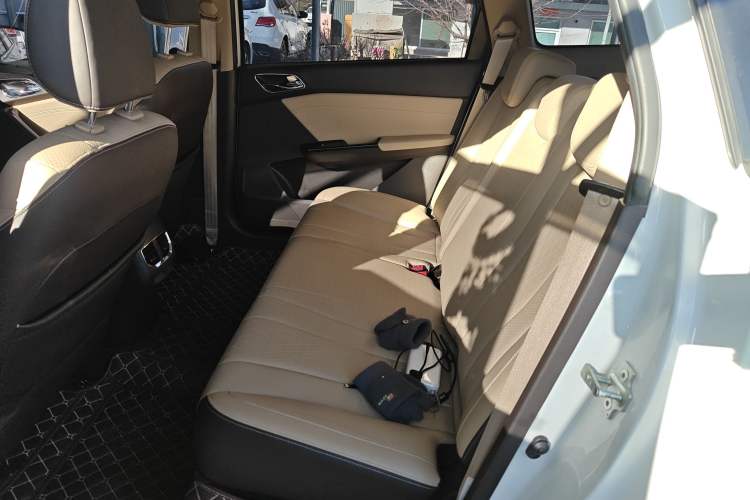 Used Baojun 310W 2017 1.5L Manual Fashion Model China V Left Rear Seat