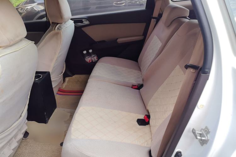 Used Baojun 310W 2017 1.5L Manual Comfort Version China VI Emission Standard Left Rear Seat