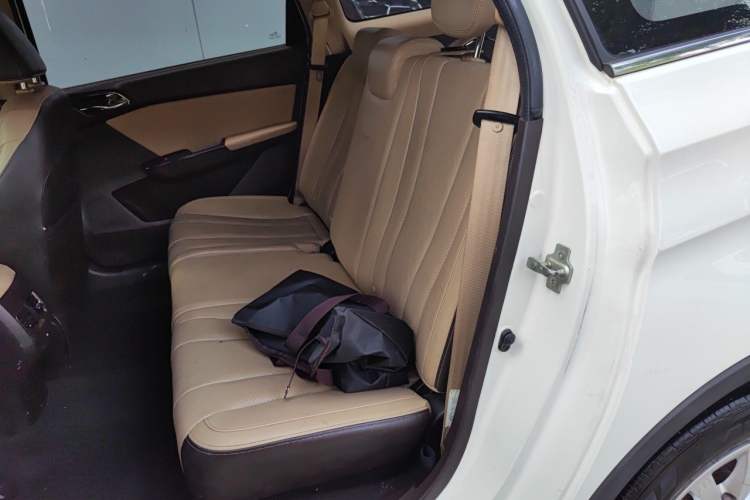 Used Baojun 310W 2017 1.5L Manual Fashion Model China V Left Rear Seat